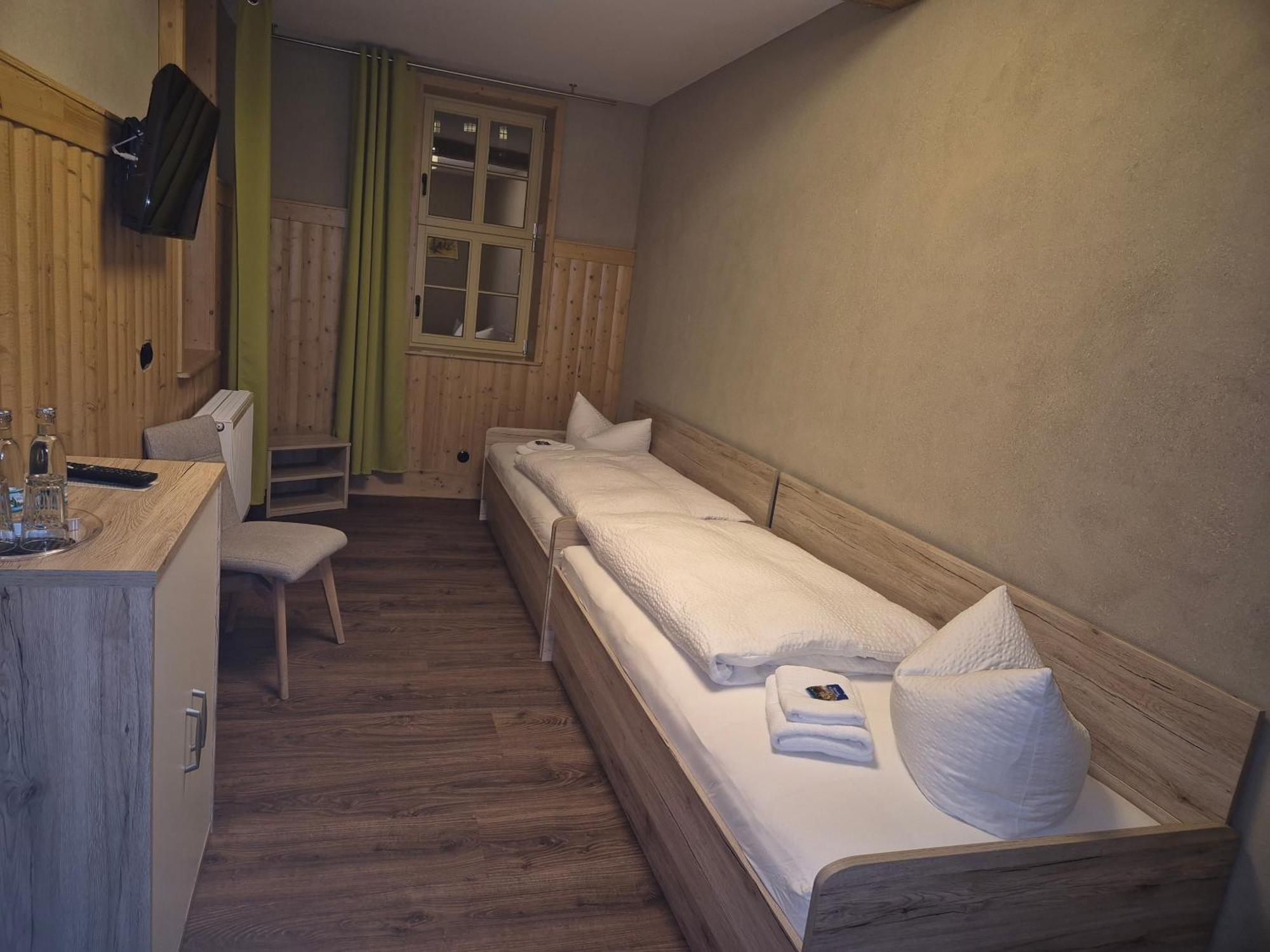 Hotel Teutsche Schule Schleusingen Esterno foto