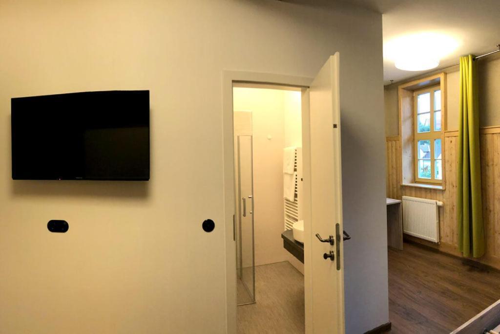 Hotel Teutsche Schule Schleusingen Esterno foto